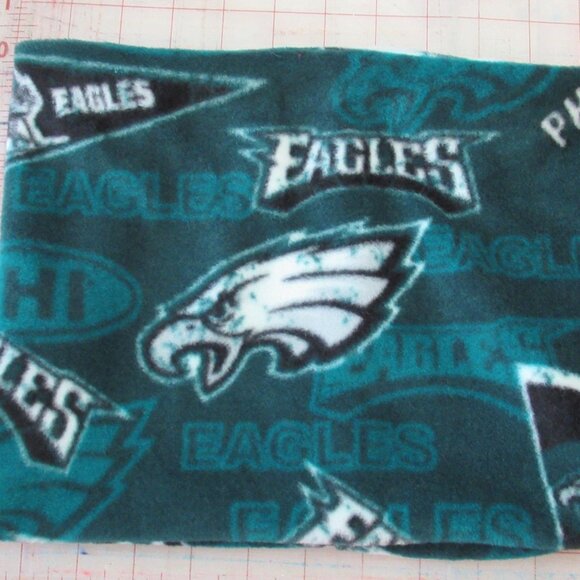 NFL Philadelphia Eagles Fleece Neckwarmer: Winter Cowl Scarf - Picture 6 of 7